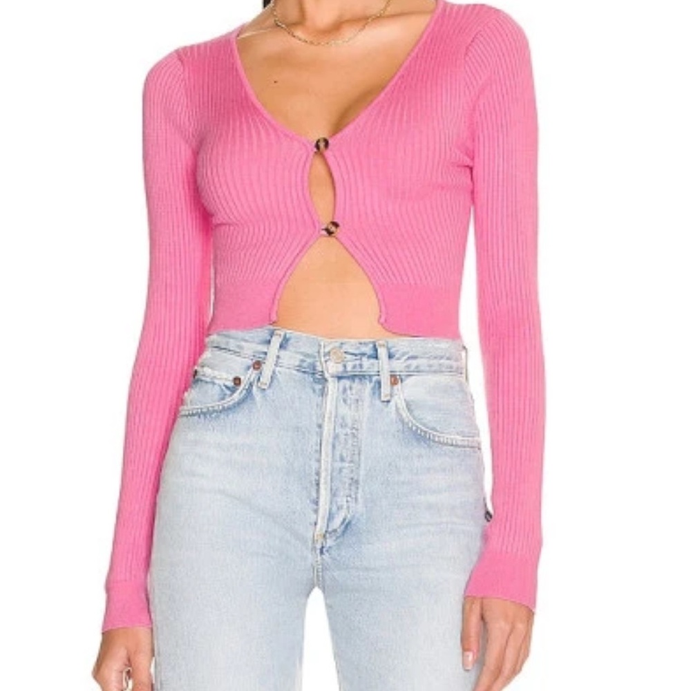Cropped cardigan button